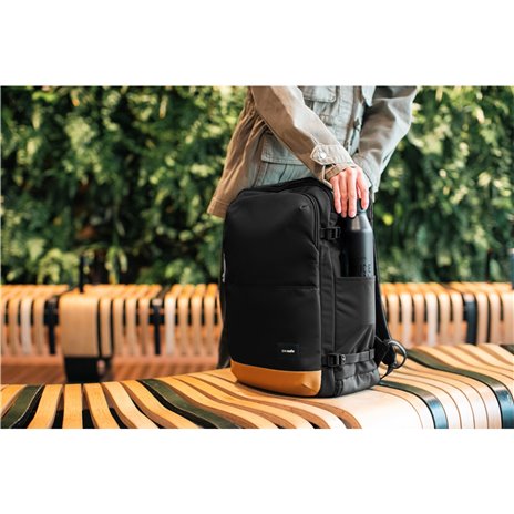 Pacsafe GO 34l Carry-on zaino nero