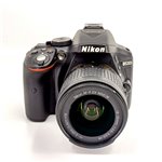 Nikon D5300 + AF-S 18-55/3,5-5,6 G