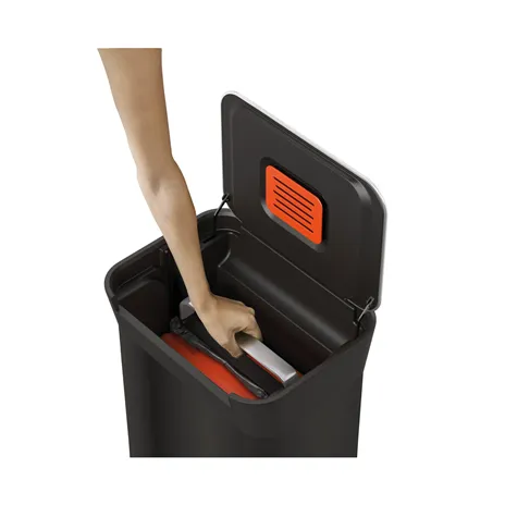 Joseph Joseph Titan 30L Black Trash Compactor