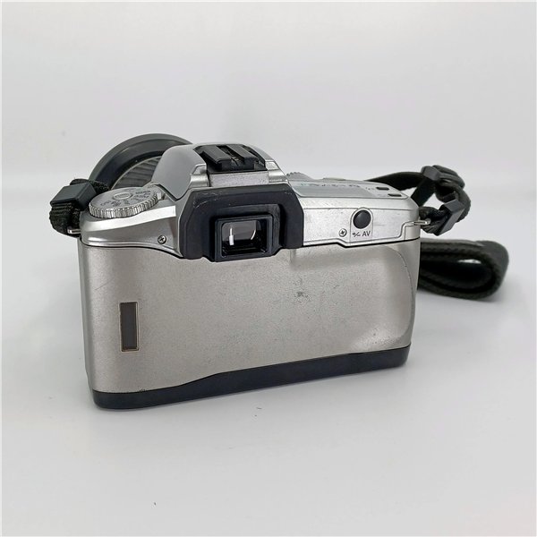 Minolta Dynax 40 + 28-100/3,5-5,6 D + Brosa