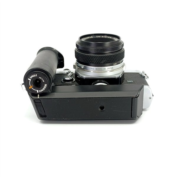 Olympus OM2n + Zuiko 50/1,8 + Winder II + Shoe 4