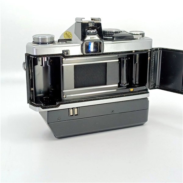 Olympus OM2n + Zuiko 50/1,8 + Winder II + Shoe 4