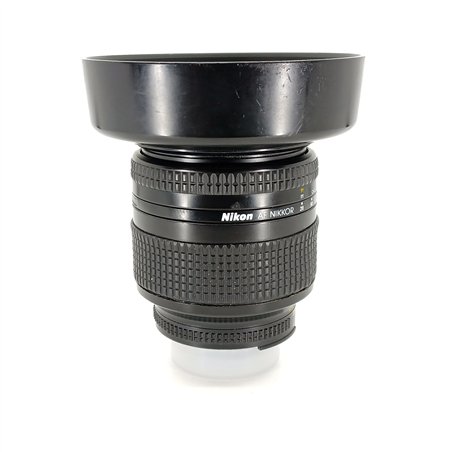 Nikon AF 28-200/3,5-5,6 D + paraluce