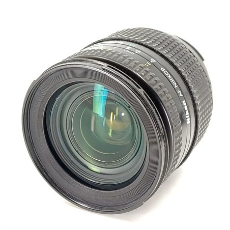 Nikon AF 28-200/3,5-5,6 D + paraluce