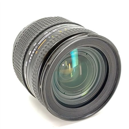 Nikon AF 28-200/3,5-5,6 D + paraluce