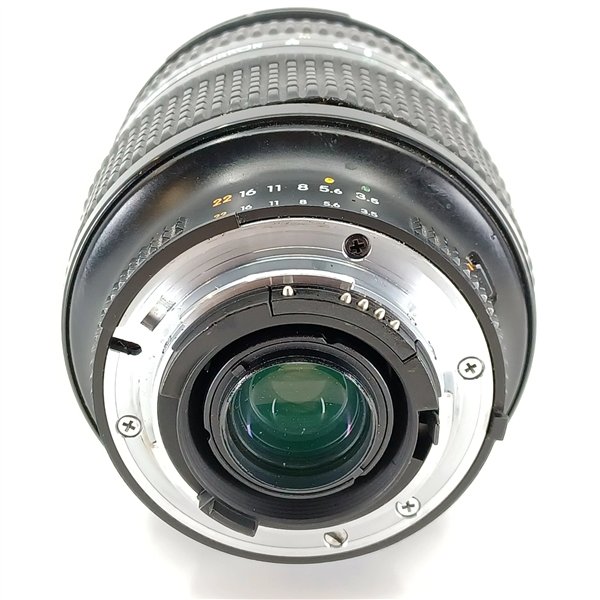 Nikon AF 28-200/3,5-5,6 D + paraluce
