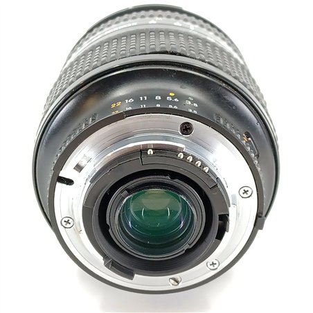 Nikon AF 28-200/3,5-5,6 D + paraluce