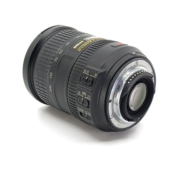 Nikon AF-S 18-200/3,5-5,6 G ED + PARALUCE