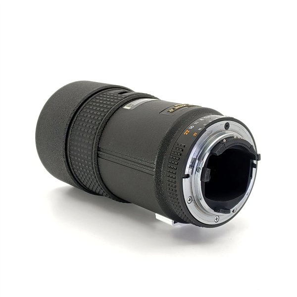 Nikon AF Nikkor 180mm f2,8 D (72mm)