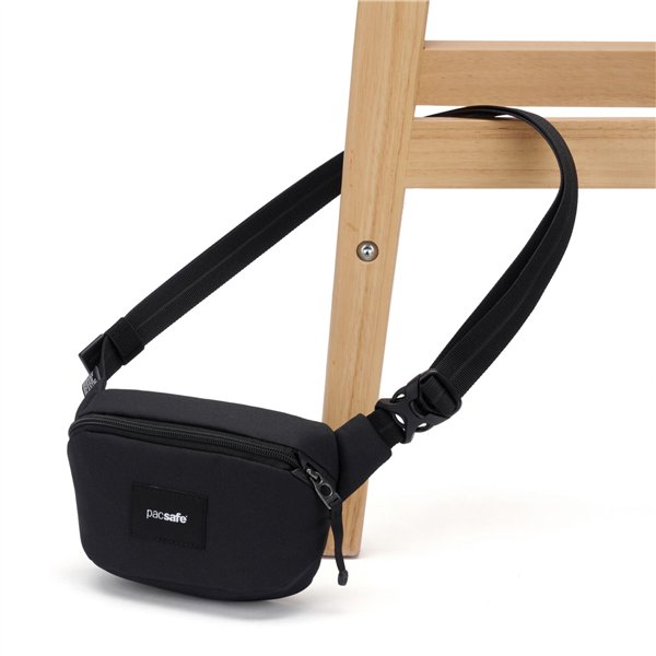 Pacsafe GO Micro Sling jet black