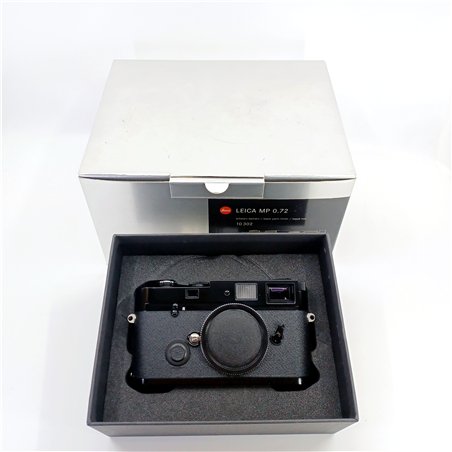 Leica M-P 0.72 corpo nero + Leicavit-M nero (14009) + Leica manovella (14438)