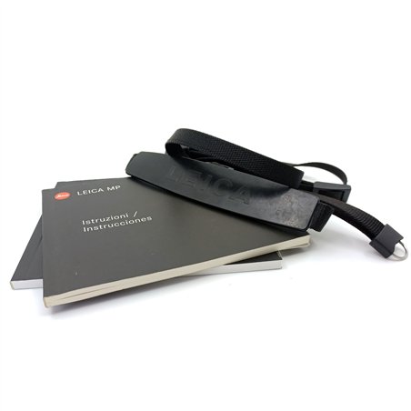 Leica M-P 0.72 corpo nero + Leicavit-M nero (14009) + Leica manovella (14438)