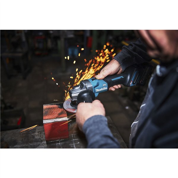 Makita  GA008GZ  smerigliatrice angolare a batteria 40V