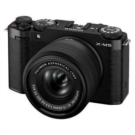 Fujifilm X-M5 + 15-45/3,5-5,6 OIS PZ black