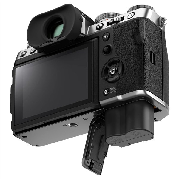 Fujifilm X-T5 + XF 16-80/4 R OIS WR silver