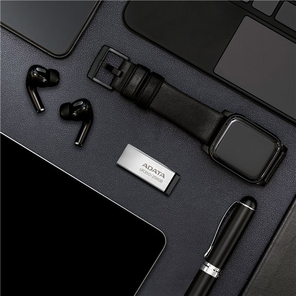 ADATA USB 3.2 UR350 nero 256GB          UR350-256G-RSR/BK