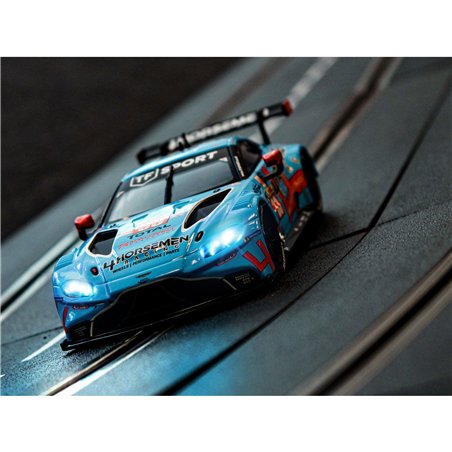 Carrera Digital 132     20031074 Aston-Martin Vantage GTE  No.33