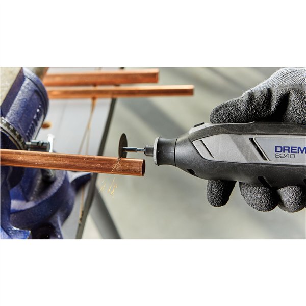 Dremel 8240 2.0 Ah 12V 65 pz.
