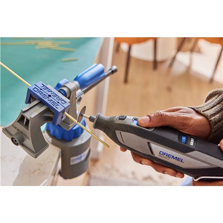 Dremel 8240 2.0 Ah 12V 65 pz.