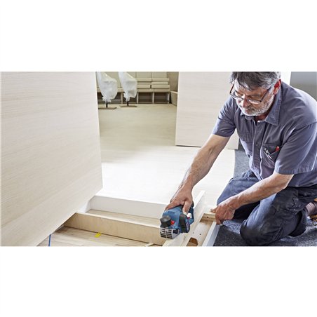 Bosch GHO 12V-20 pialla a batteria