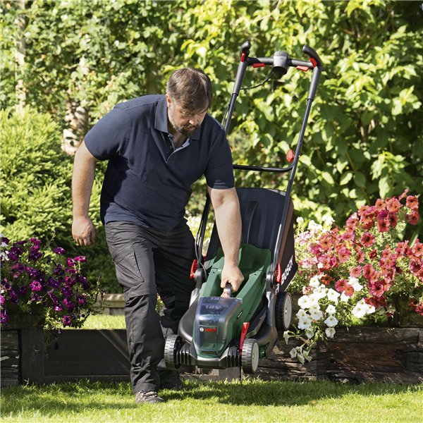 Bosch UniversalRotak 18V-37-550 Taglia Erba a batteria