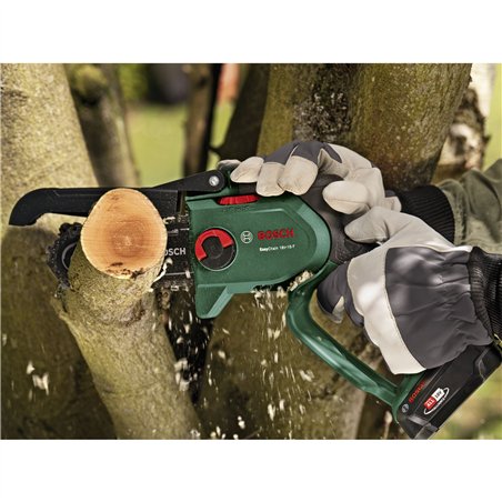 Bosch EasyChain 18V-15-7 sega taglio rami a batteria