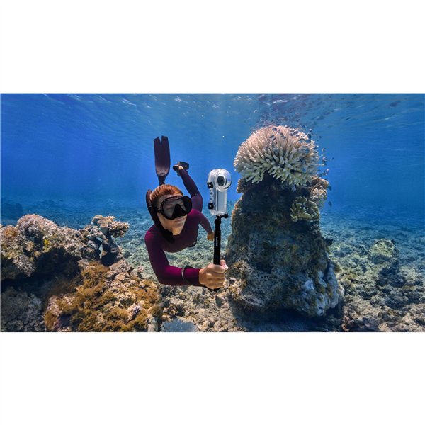 Insta360 X4 custodia subacquea invisibile