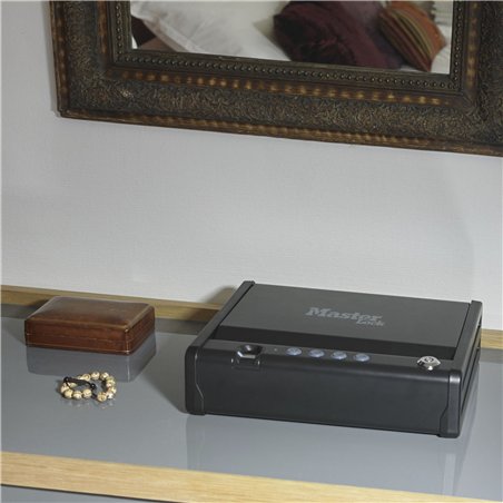 Master Lock Small Safe MLD08EB biometric lock