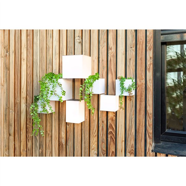 New Garden WALLY 12X12X18 SOLAR WALL