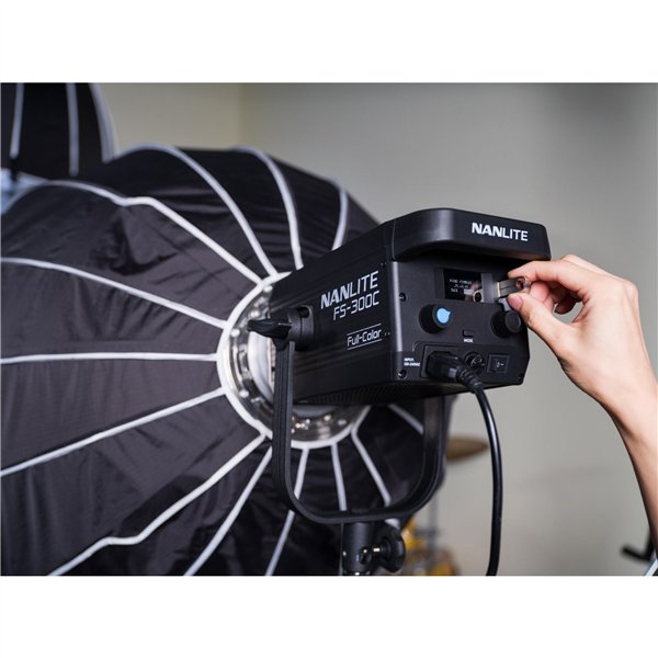 Nanlite FS-300C Full-Color faretto da studio
