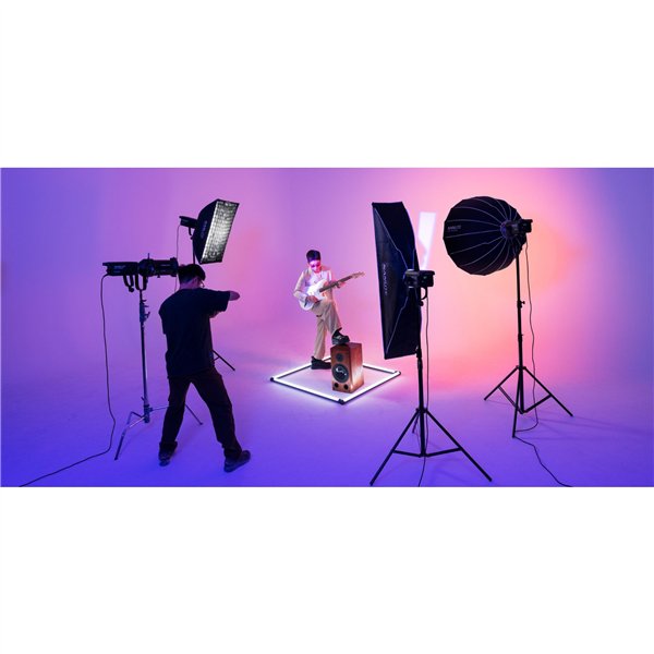 Nanlite FS-300C Full-Color faretto da studio