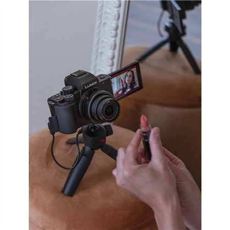 Panasonic Lumix DC-G100D nero + H-FS 12-32 + DMW-SHGR2