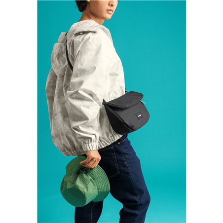 Pacsafe GO Saddle Crossbody nero