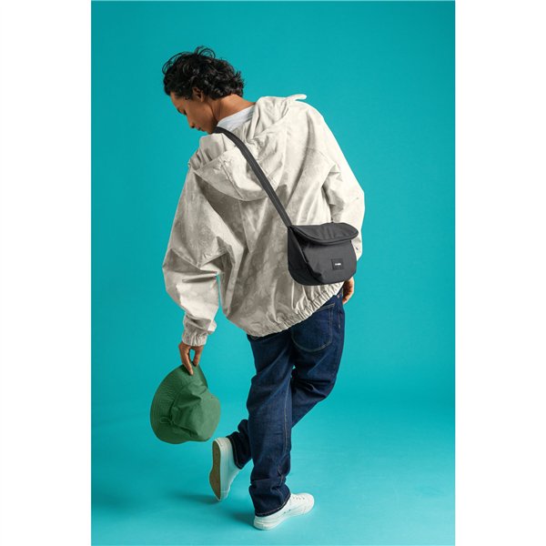 Pacsafe GO Saddle Crossbody nero