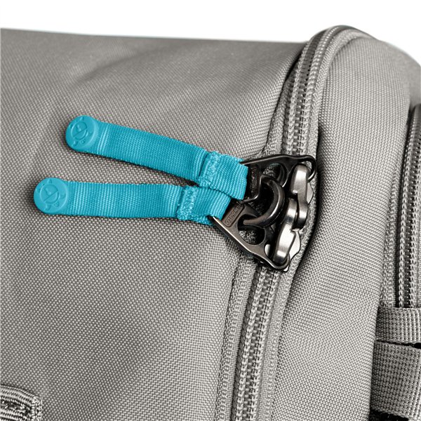 Pacsafe GO zaino Carry-on 34L stone