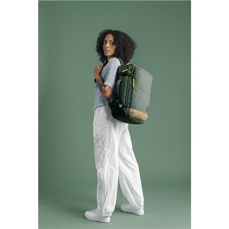 Pacsafe GO Carry-on Rucksack 34 jet spruce grün