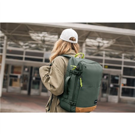 Pacsafe GO Carry-on Rucksack 34 jet spruce grün