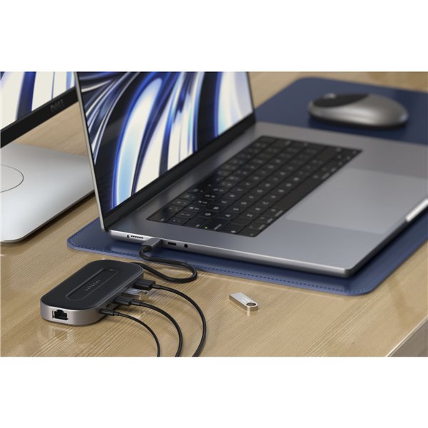 Satechi USB4 Multiport Adapter with 2.5G Ethernet space gray