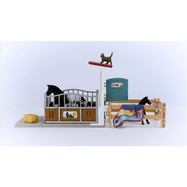 Schleich Horse Club     42611 Box con giumenta e puledro