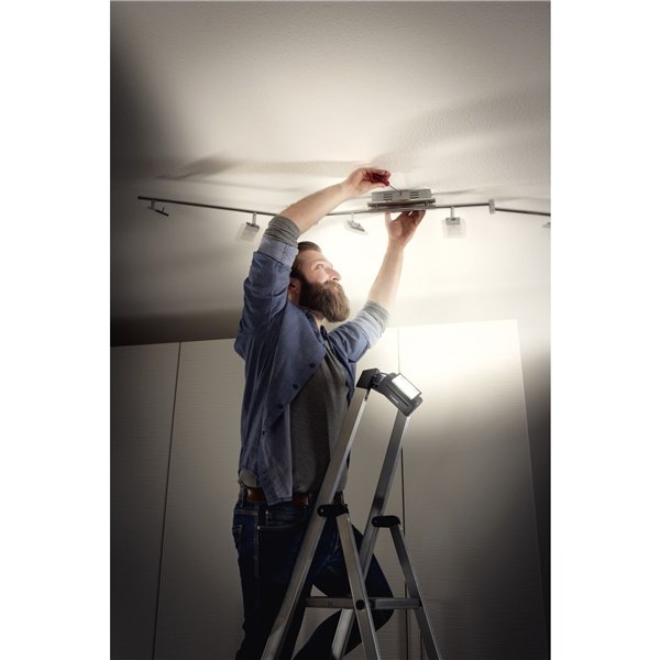 Varta Work Flex Aera Light incl. 3 x AA batterie