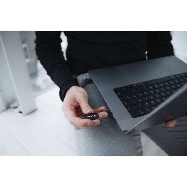 Verbatim Retractable        32GB USB 3.2 Gen 1 USB-C