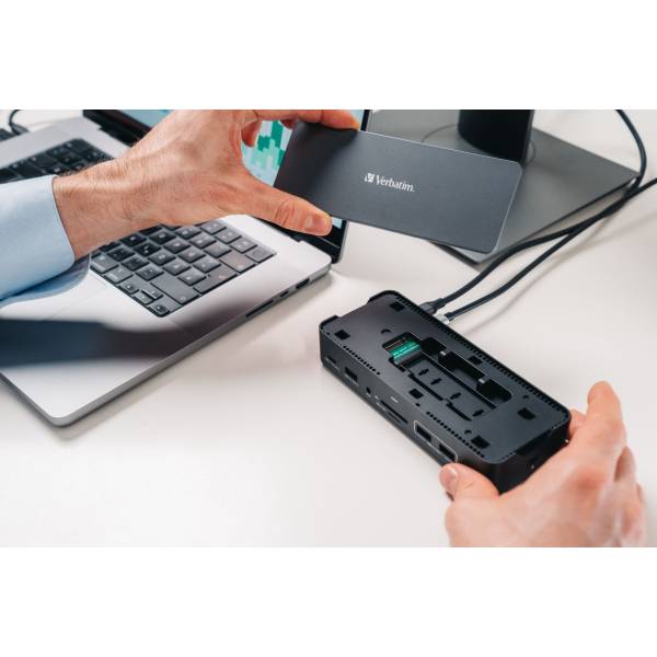Verbatim USB-C Pro Docking Station 15 con SSD Slot 32173
