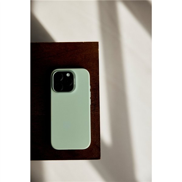 Decoded AntiMicrobial Silicone Backcover iPhone 16 Pro Jade
