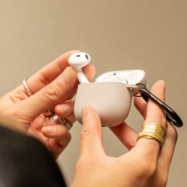 Native Union Active AirPods 4. Gen Silicone Case Sandstone
