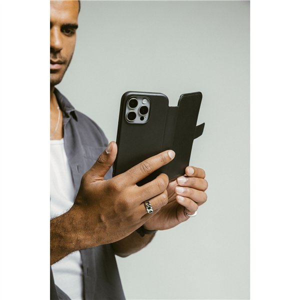 Nomad Modern Leather Folio iPhone 16 Pro Max Black