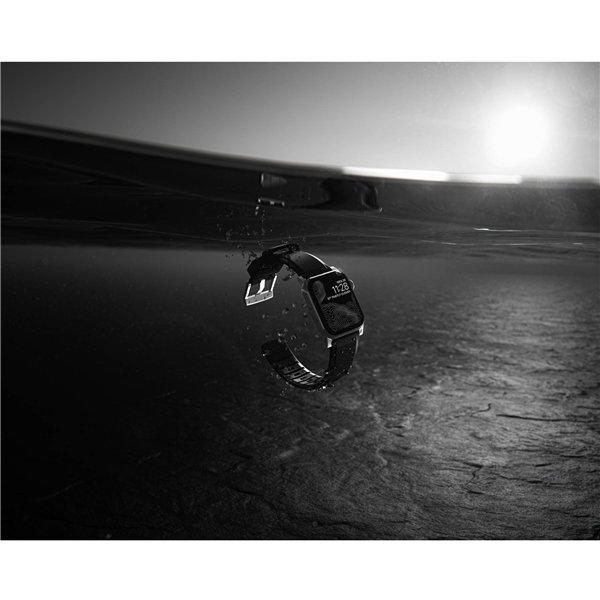 Nomad Rugged Strap Black Connectoor Silver 42/44/45/49mm