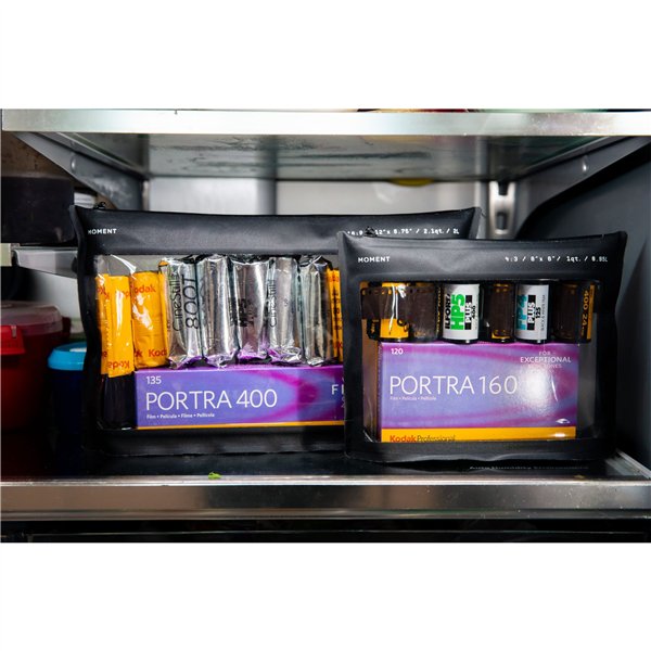 Moment Reusable Travel Film Pouch 2L Black