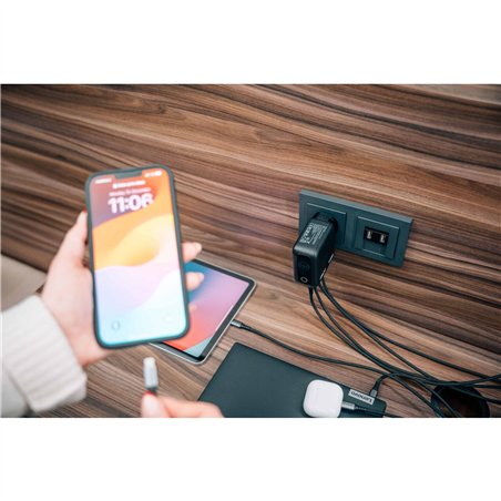 Verbatim Mini GaN Charger 140W mit Display 3xUSB-C +1xA   30240