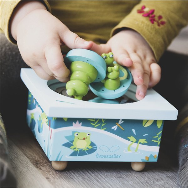 Trousselier carillon con rane danzanti