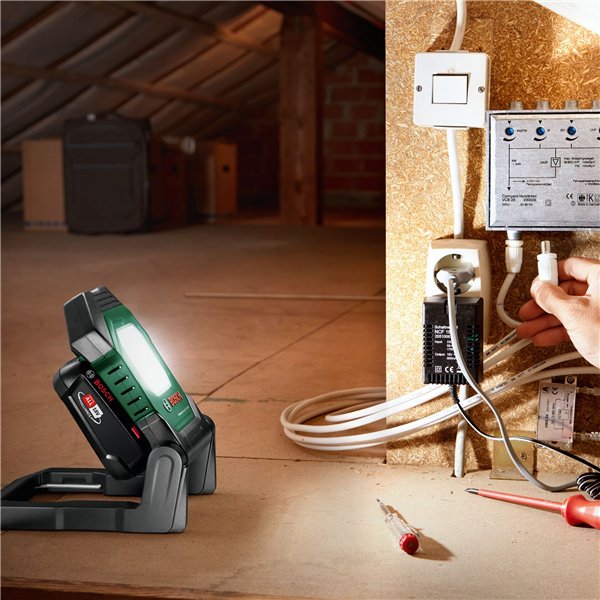 Bosch torcia elettrica Universal Light 18V-210